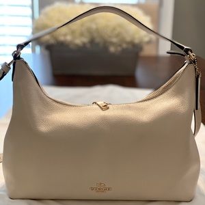Beautiful Coach Shay Crossbody purse like new!